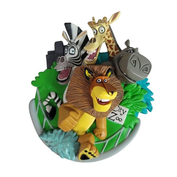 Hallmark Keepsake Madagascar Ornament Friends at Large Christmas 2005 Dreamworks - Picture 3 of 8